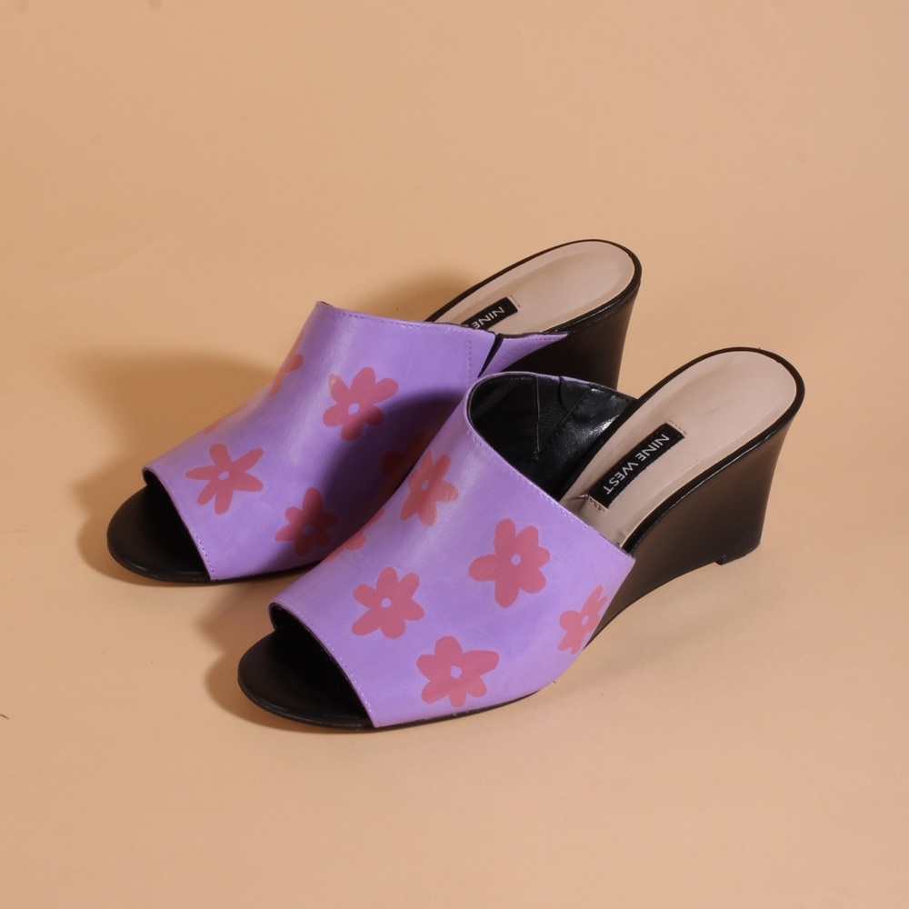 Routine Reworked Leather Floral Wedges 🌸